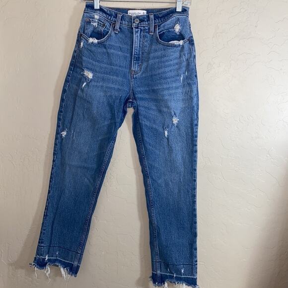 Abercrombie high rise mom jean - Picture 7 of 7